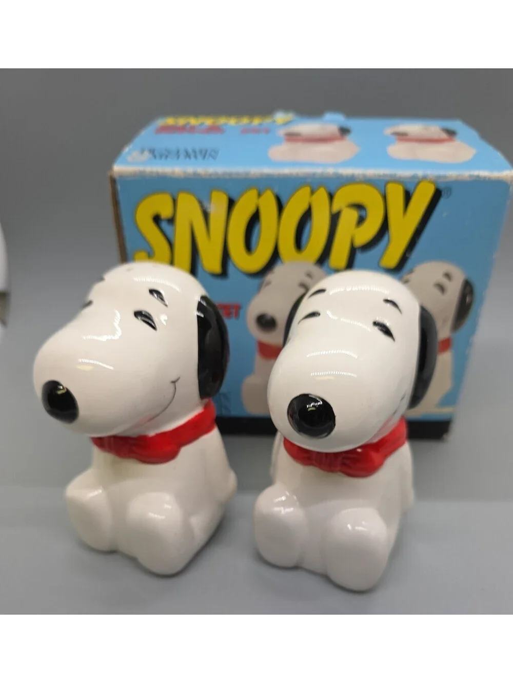 1993 Benjamin & Medwin Peanuts Snoopy Salt & Pepper Shakers